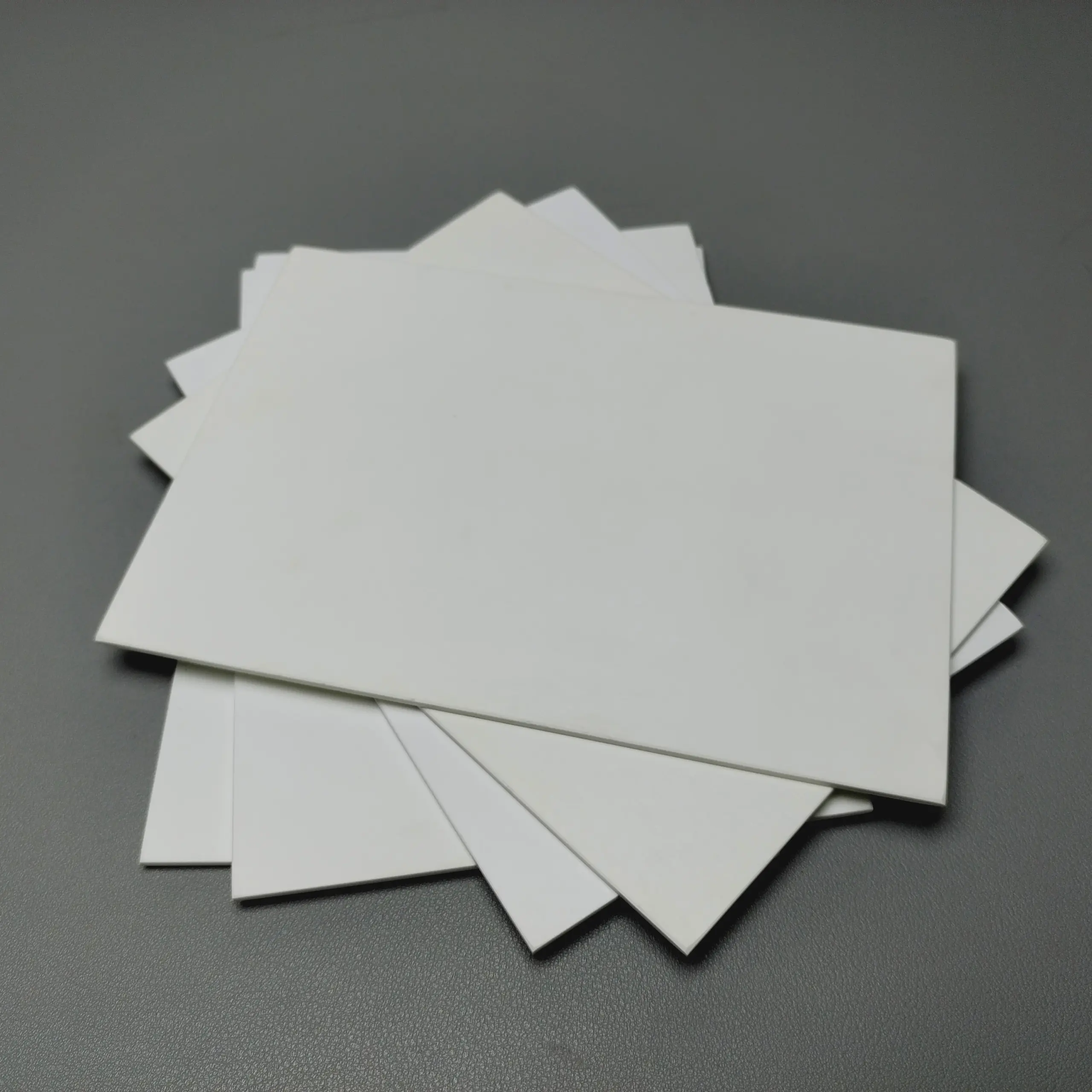 ألواح سيراميك أكسيد الألومنيوم