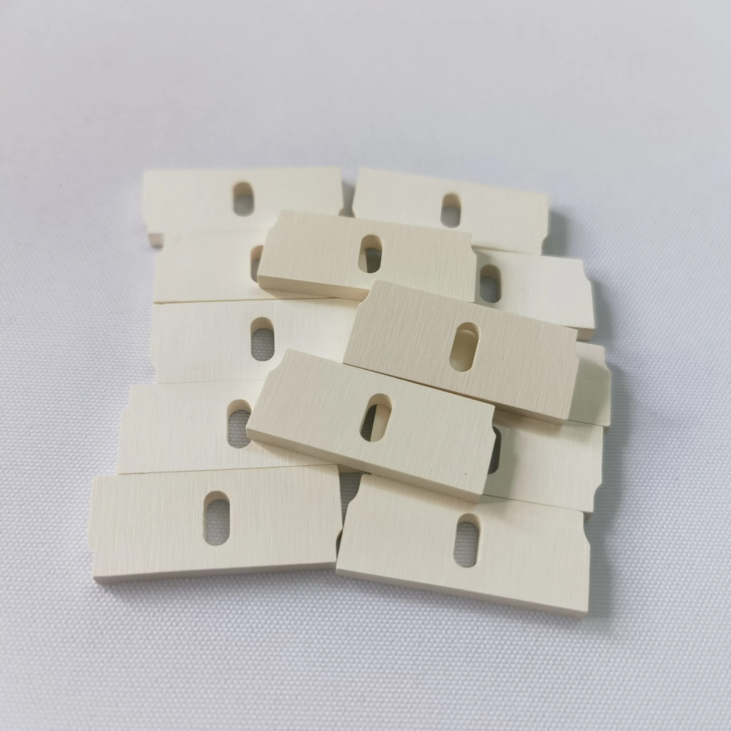 氧化铝陶瓷挡片-氧化铝陶瓷零件-氧化铝陶瓷片